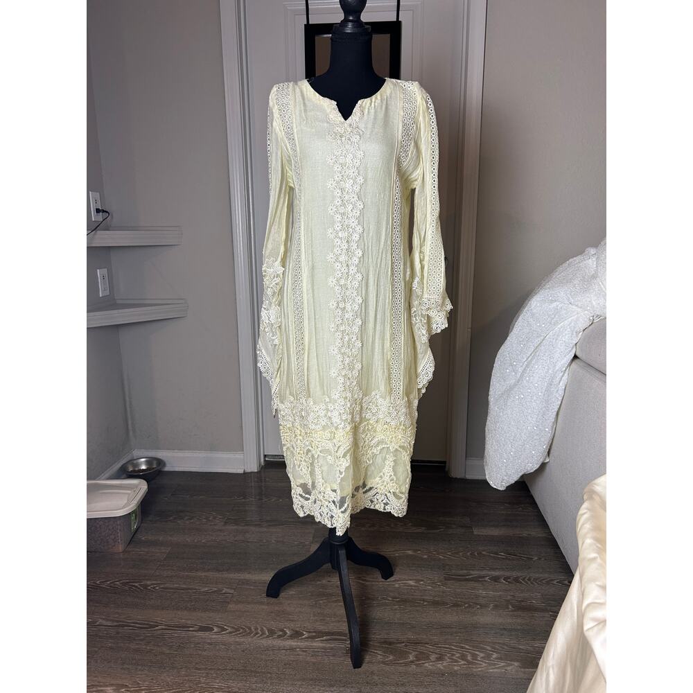 ✨ 1970s Angel Sleeve Boho Goddess Wedding Dress — Beading & Daisy Details - Picture 2 of 8